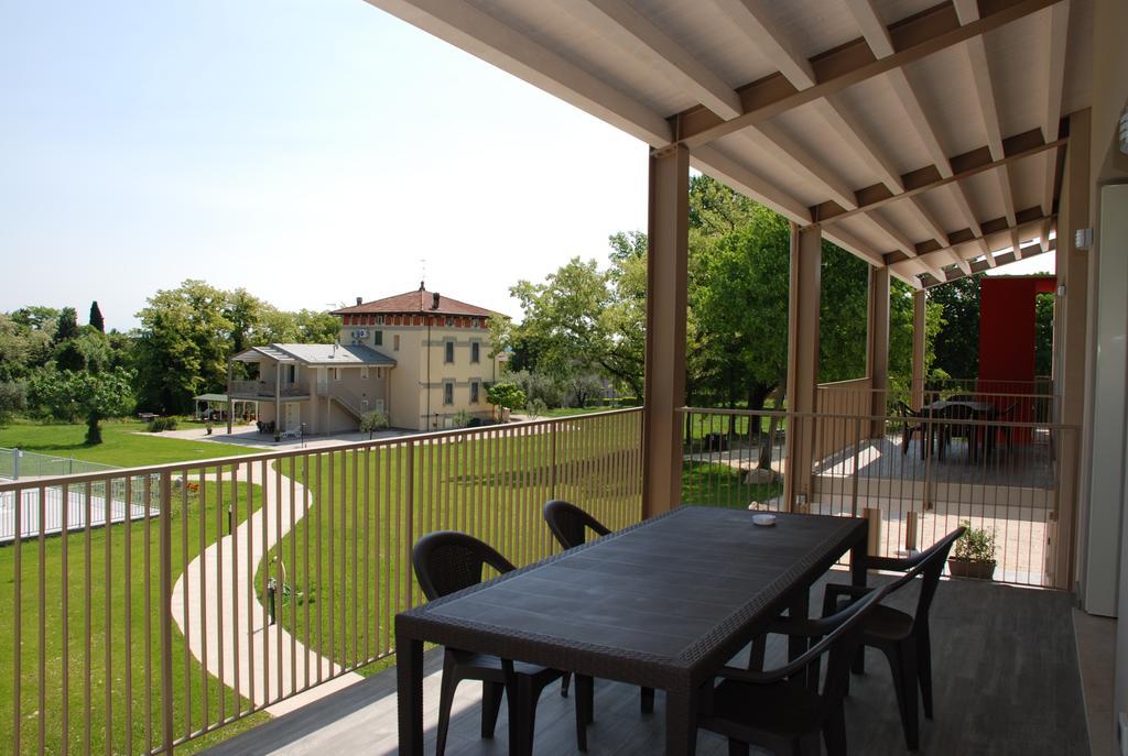 Villaggio Esmera 데센자노델가르다 외부 사진