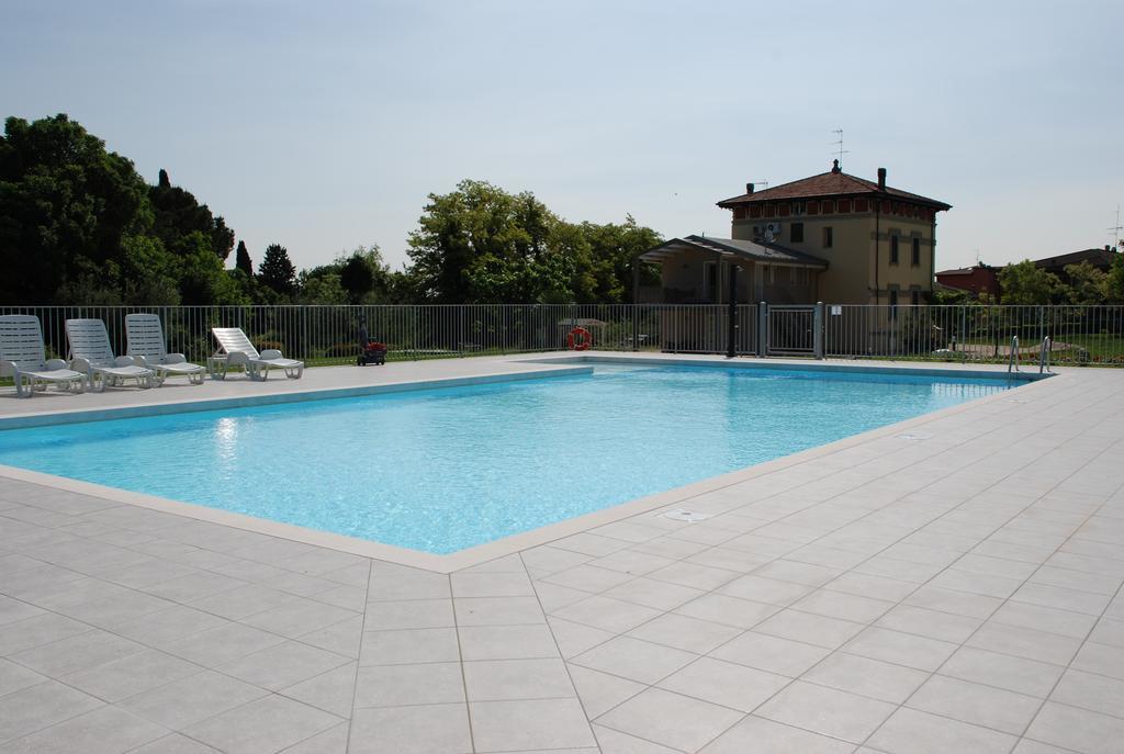 Villaggio Esmera 데센자노델가르다 외부 사진