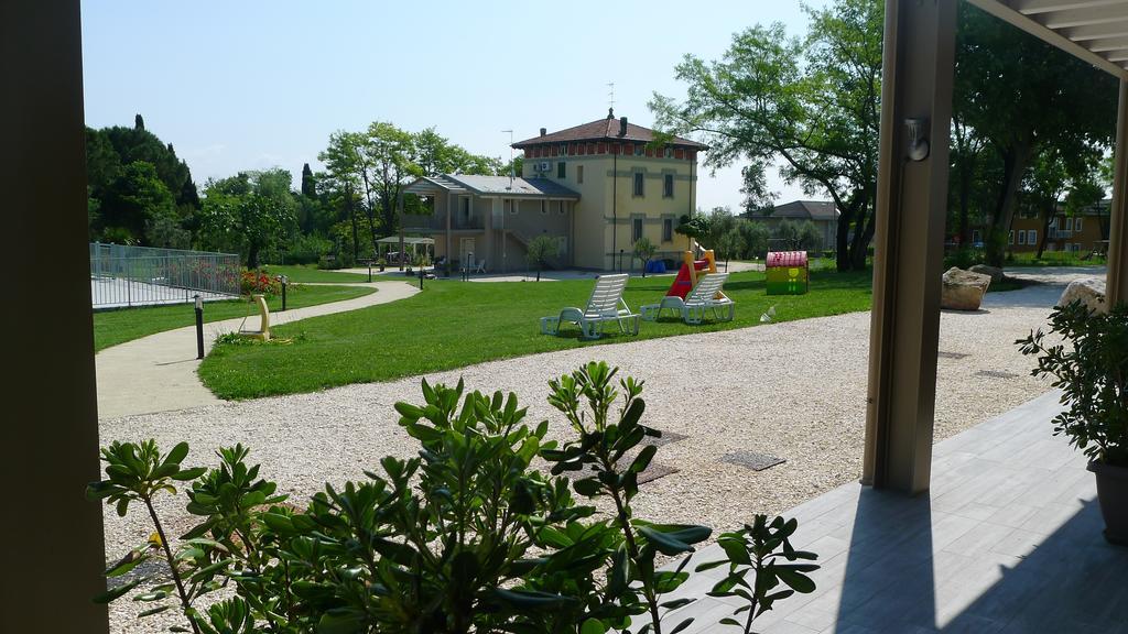 Villaggio Esmera 데센자노델가르다 외부 사진