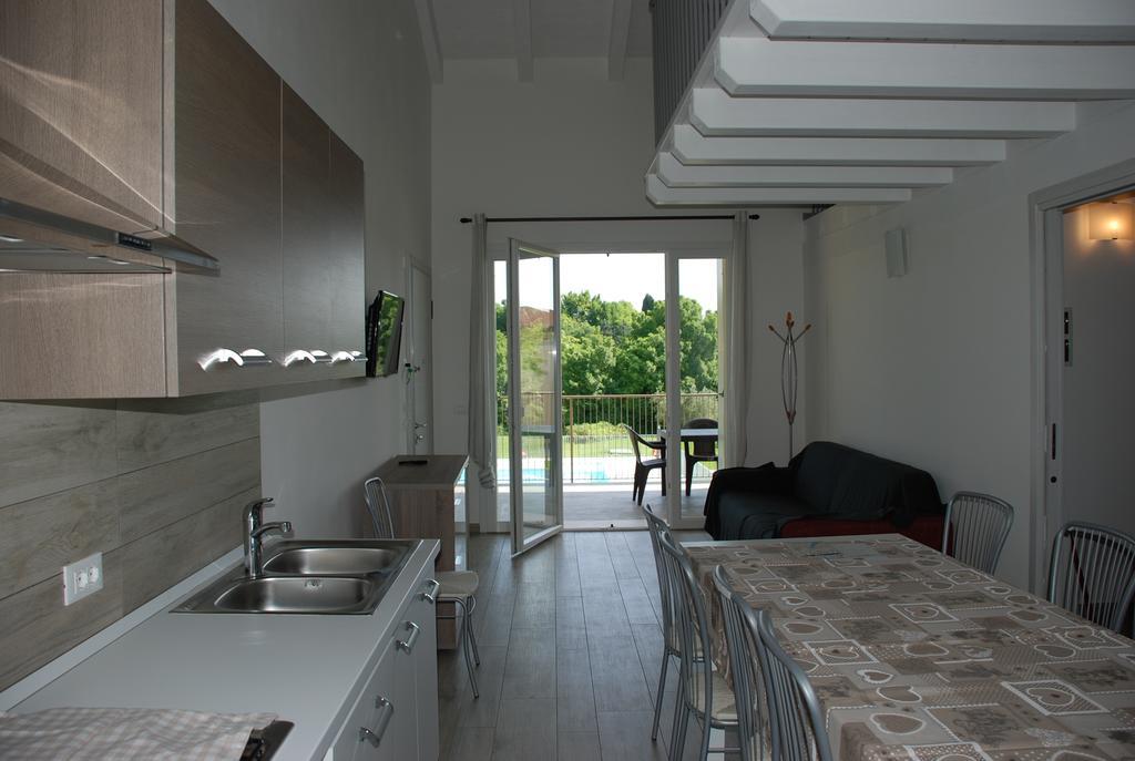 Villaggio Esmera 데센자노델가르다 외부 사진